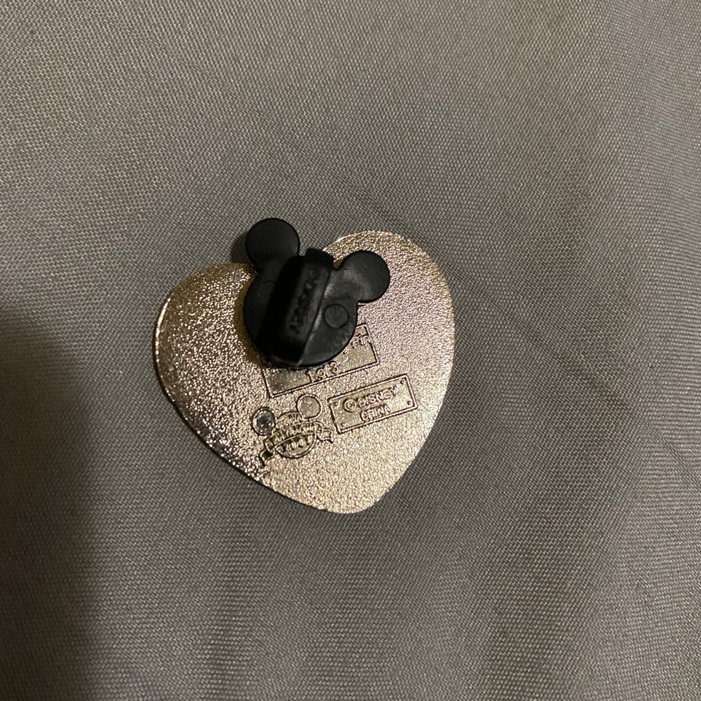 disney mickey & Minnie enamel pin set - Picture 3 of 5